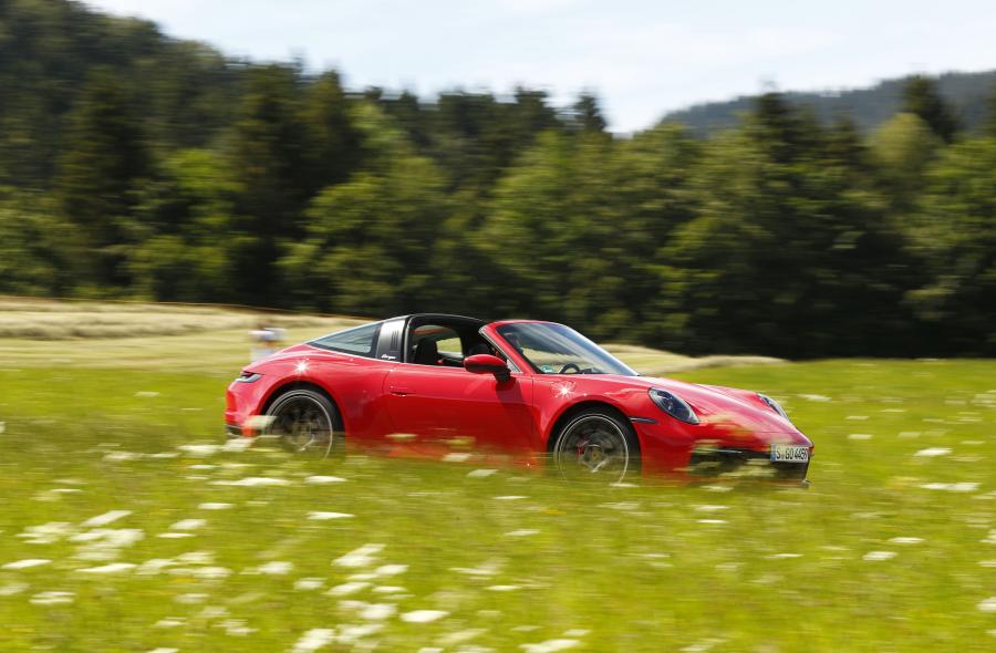  Porsche 911 Targa 4S (992) 2020 года  (WW) (фото 25 из 43)